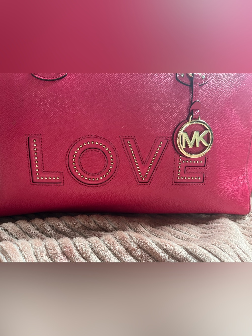 Michael Kors Voyager tote “LOVE” - Picture 2 of 9